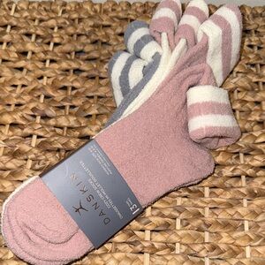 Women 3 pack socks - cozy crew danskin NWT